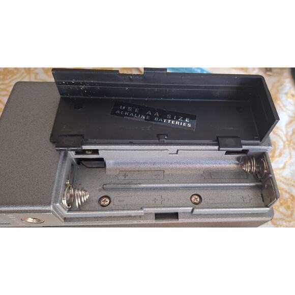 Kodak Instamatic M4 movie camera & Kodak Instamatic movie light model 1 w/ case - Picture 7 of 11